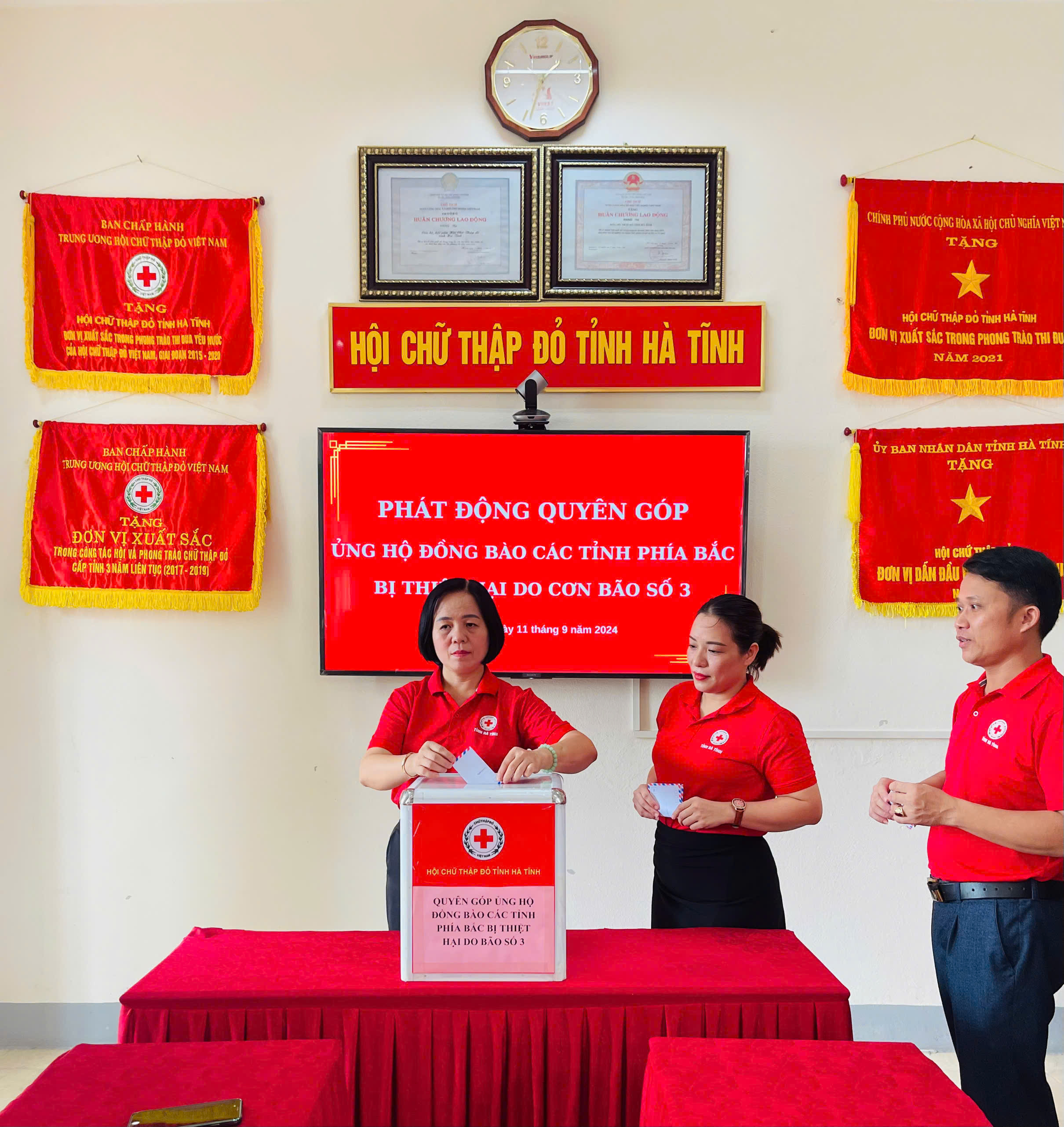 Các cấp Hội Chữ thập đỏ tỉnh Hà Tĩnh chung tay hỗ trợ người dân phía Bắc khắc phục hậu quả bão số 3