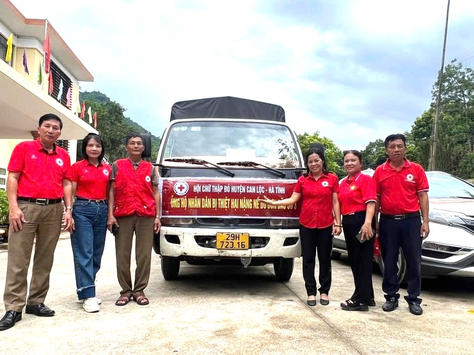 Những chuyến hàng cứu trợ của của các cấp Hội Chữ thập đỏ tỉnh Hà Tĩnh đã đến với đồng bào miền Bắc