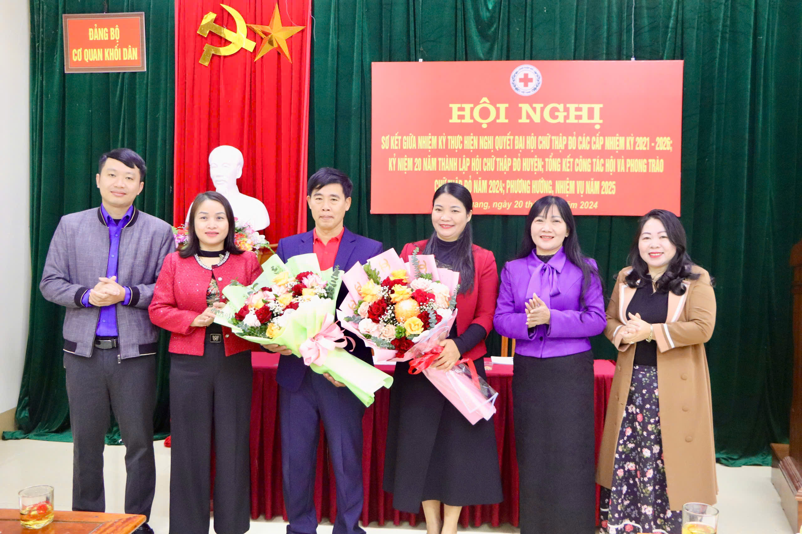 Vũ Quang Hội nghị sơ kết giữa nhiệm kỳ thực hiện nghị quyết đại hội chữ thập đỏ huyện Vũ Quang các cấp nhiệm kỳ 2021 – 2026