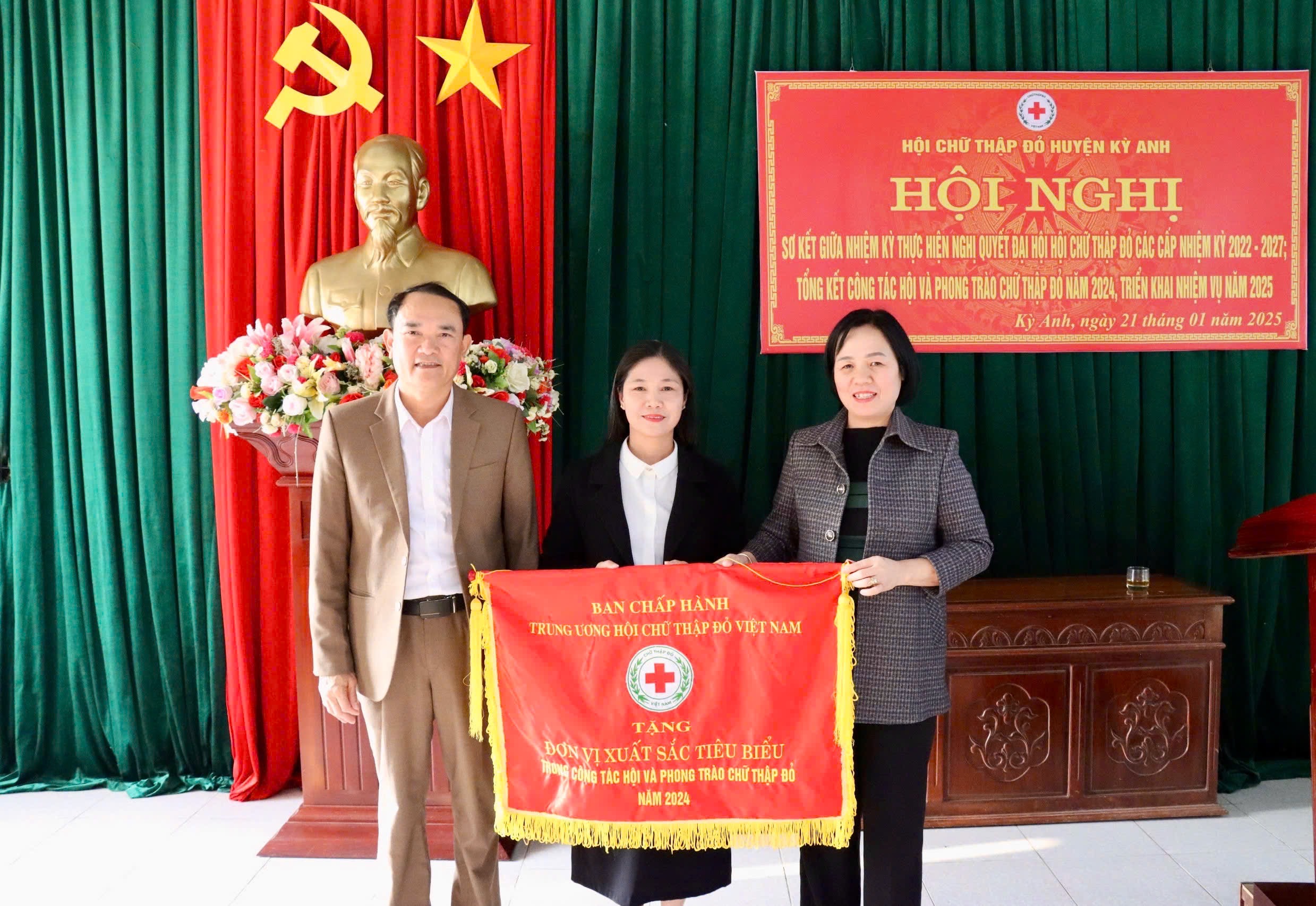 Kỳ Anh: Tổ chức sơ kết nửa nhiệm kỳ thực hiện nghị quyết đại hội Hội Chữ thập đỏ các cấp nhiệm Kỳ 2022-2027