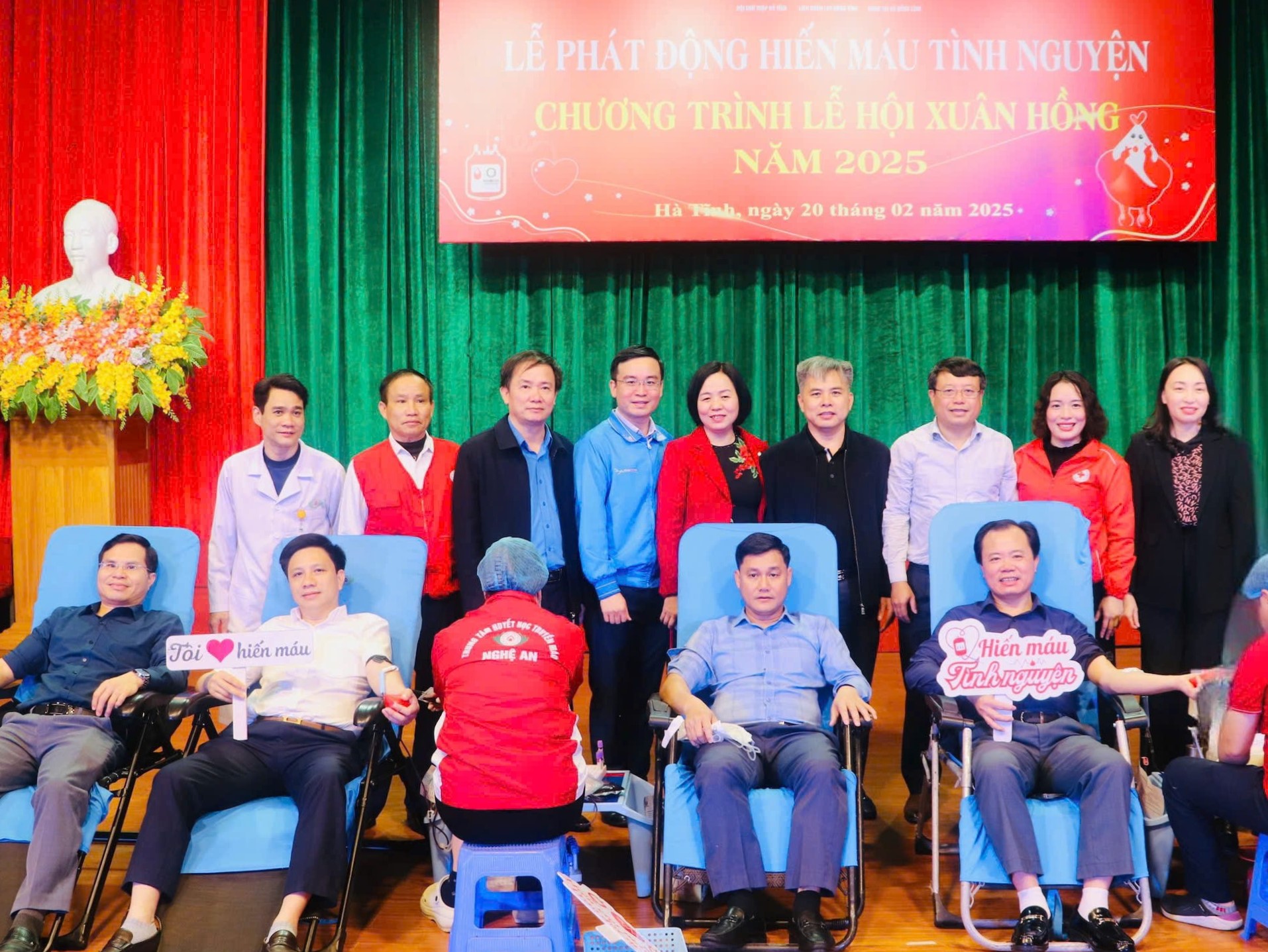 THU VỀ 794 ĐƠN VỊ MÁU TẠI LỄ PHÁT ĐỘNG HIẾN MÁU TÌNH NGUYỆN VÀ CHƯƠNG TRÌNH “LỄ HỘI XUÂN HỒNG” NĂM 2025