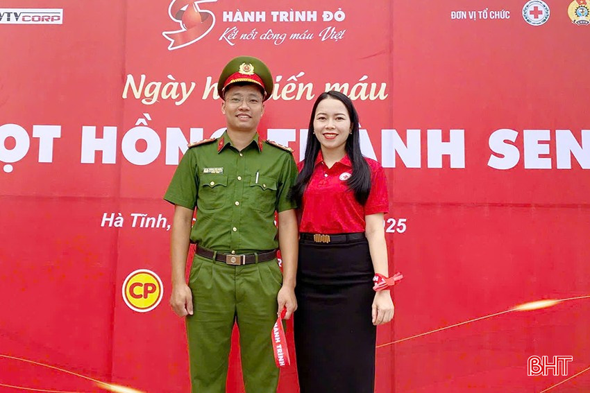 (Báo Hà Tĩnh) 48 lần hiến máu, vợ chồng trẻ được vinh danh tiêu biểu toàn tỉnh