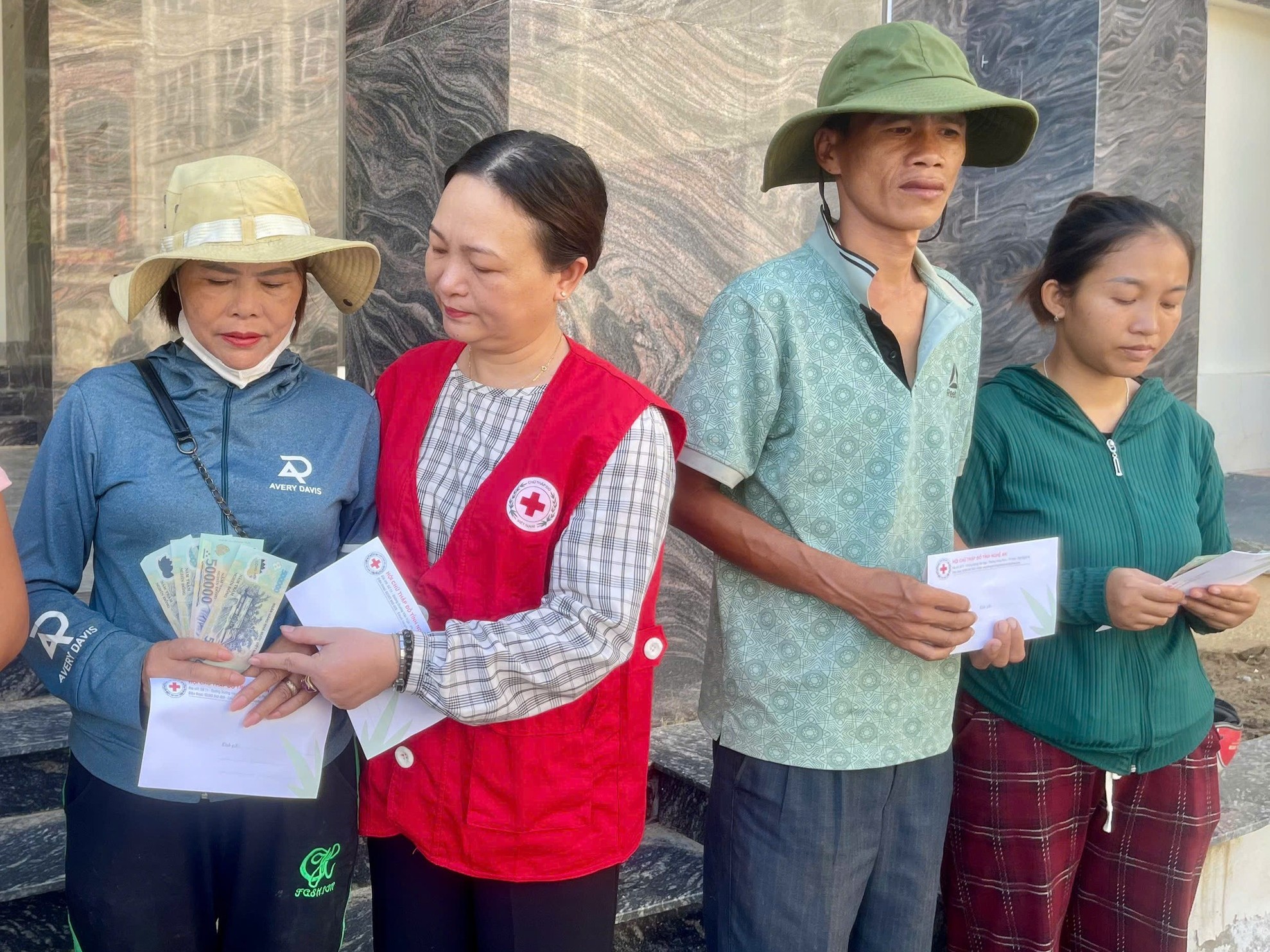 THÔNG BÁO KẾT QUẢ VẬN ĐỘNG, TIẾP NHẬN VÀ CHUYỂN GIAO NGUỒN LỰC HỖ TRỢ NHÂN DÂN TỈNH NGHỆ AN KHẮC PHỤC HẬU QUẢ BÃO SỐ 3 (WIPHA) THÔNG BÁO KẾT QUẢ VẬN ĐỘNG, TIẾP NHẬN VÀ CHUYỂN GIAO NGUỒN LỰC HỖ TRỢ NHÂN DÂN TỈNH NGHỆ AN KHẮC PHỤC HẬU QUẢ BÃO SỐ 3 (WIPHA)