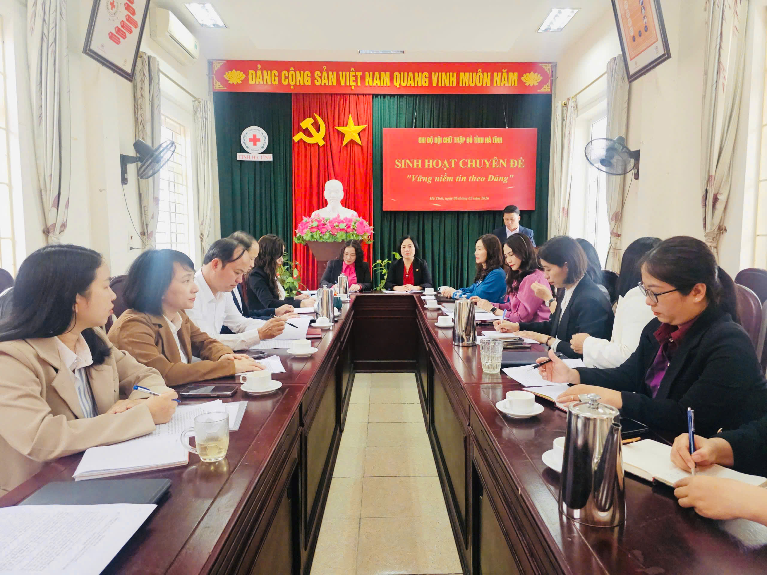 Chi bộ Hội Chữ thập đỏ tỉnh Hà Tĩnh tổ chức sinh hoạt chuyên đề  “Vững niềm tin theo Đảng”