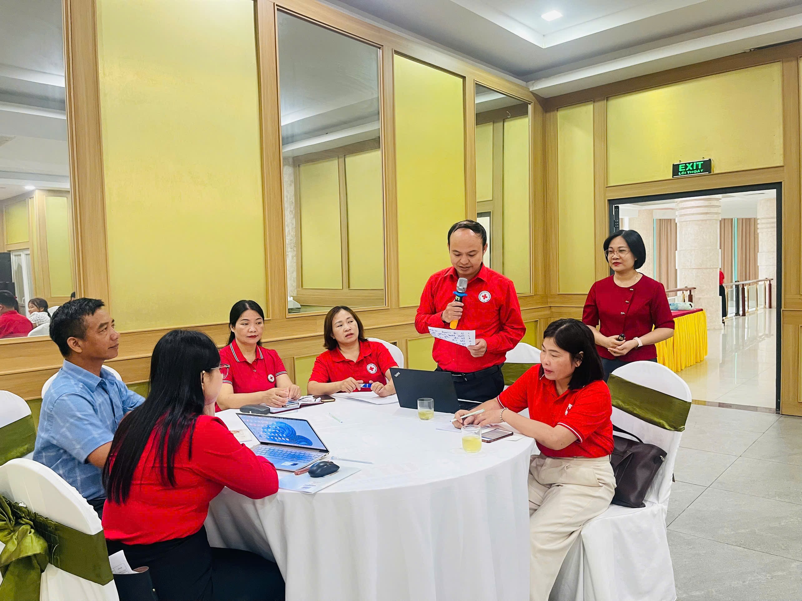 Hội Chữ thập đỏ tỉnh Hà Tĩnh tổ chức tập huấn Bảo vệ, Giới và Hòa nhập và Nâng cao trách nhiệm cộng đồng trong triển khai dự án cứu trợ khẩn cấp
