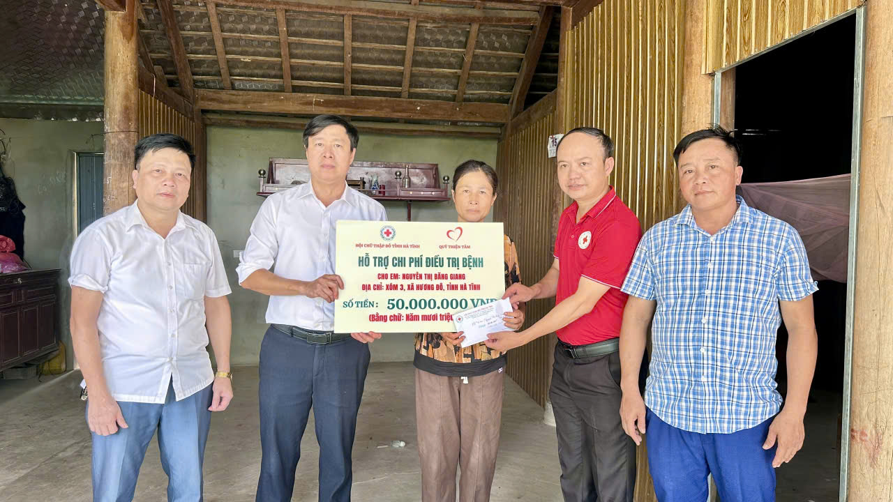 Quỹ Thiện Tâm và Hội Chữ thập đỏ tỉnh Hà Tĩnh trao 50 triệu đồng hỗ trợ điều trị bệnh cho học sinh có hoàn cảnh đặc biệt khó khăn Quỹ Thiện Tâm và Hội Chữ thập đỏ tỉnh Hà Tĩnh trao 50 triệu đồng hỗ trợ điều trị bệnh cho học sinh có hoàn cảnh đặc biệt khó khăn