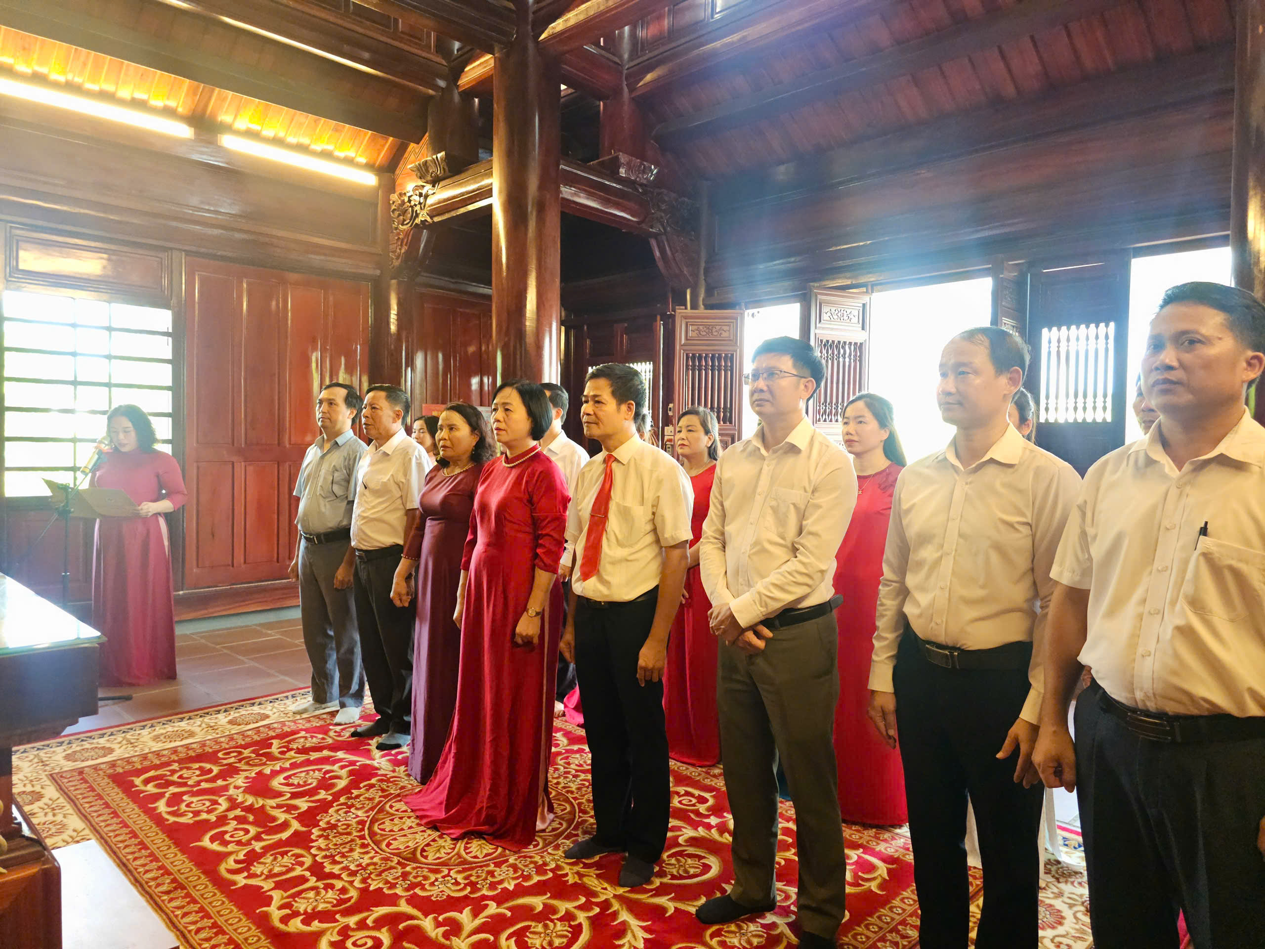 Báo công dâng Bác trước thềm Đại hội đại biểu Hội Chữ thập đỏ tỉnh Hà Tĩnh lần thứ X