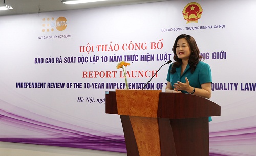 Hưởng ứng Tháng nhân đạo năm 2019, sáng ngày 10/5, Hội chữ thập đỏ tỉnh phối hợp với Hội chữ thập đỏ huyện Vũ Quang đã tiến hành cấp phát bộ dụng cụ vệ sinh cá nhân khẩn cấp và truyền thông gói bột lọc nước P&G cho các hộ gia đình trên địa bàn 2 xã Đức Giang và Đức Liên. Tham dự có đồng chí Mai Lê Thuộc - Ủy viên BCH Hội Chữ thập đỏ Việt Nam, Chủ tịch Hội chữ thập đỏ tỉnh, đồng chí Bùi Duy Hoàn, Phó Chủ tịch Ủy ban Mặt trận tổ quốc huyện Vũ Quang.