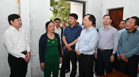 (Báo Hà Tĩnh) Lãnh đạo Hà Tĩnh kiểm tra, đôn đốc tiến độ xóa nhà tạm, nhà dột nát